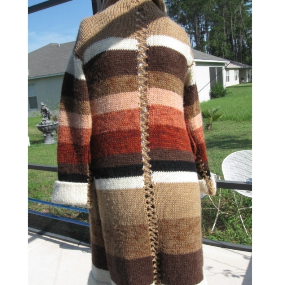 NEW HAND KNIT HOODED SWEATER COAT SIZE MEDIUM - Picture 2 of 9